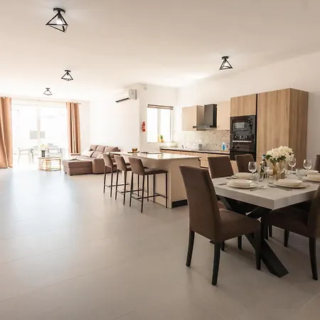 Cayden Penthouse - 5 Minutes To St Julians דירה