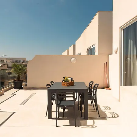 Cayden Penthouse - 5 Minutes To St Julians