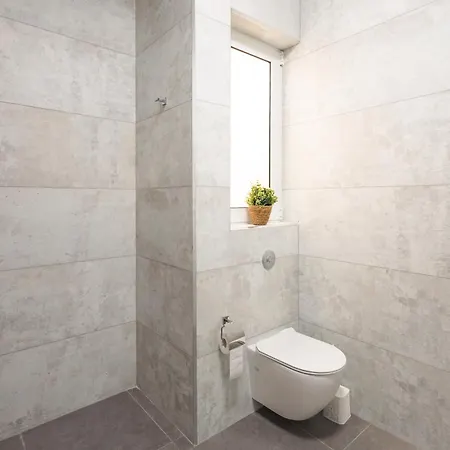 Cayden Penthouse - 5 Minutes To St Julians *
