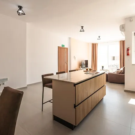 Cayden Penthouse - 5 Minutes To St Julians *