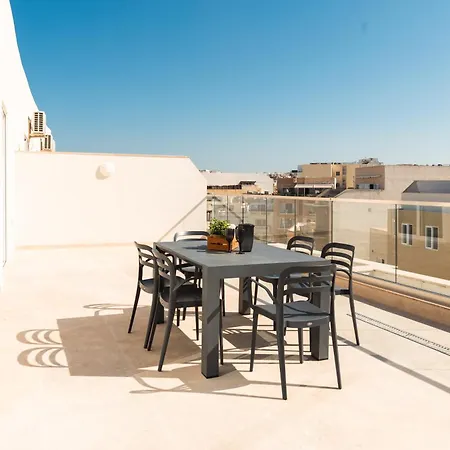 Cayden Penthouse - 5 Minutes To St Julians דירה