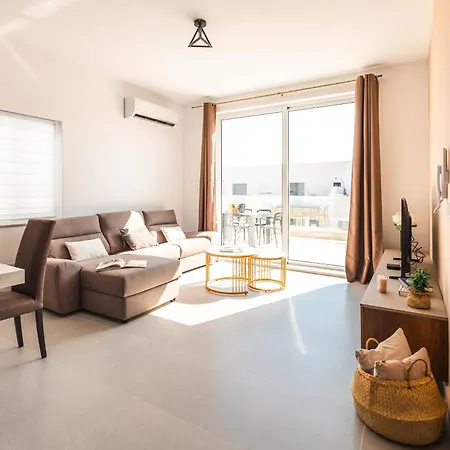 Cayden Penthouse - 5 Minutes To St Julians *